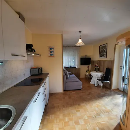 And Zonir With Sauna Apartmán