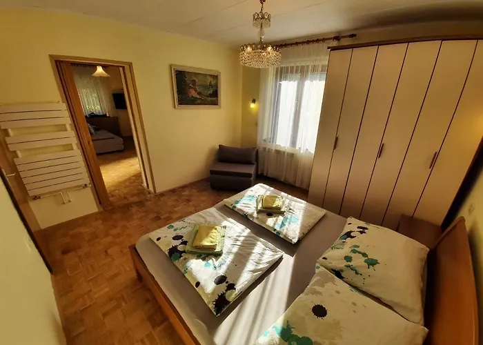 And Zonir With Sauna דירה קובאריד