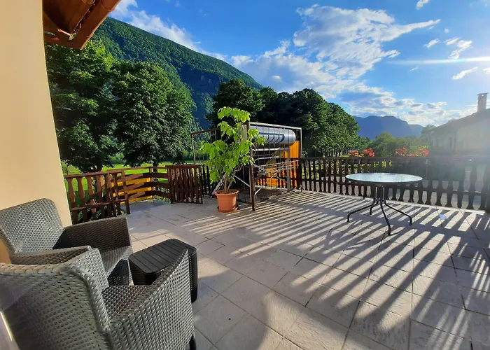 And Zonir With Sauna קובאריד