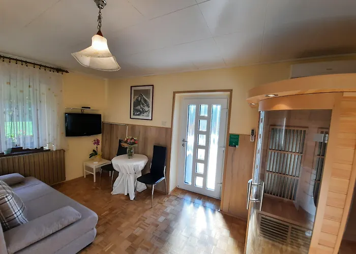 And Zonir With Sauna דירה *