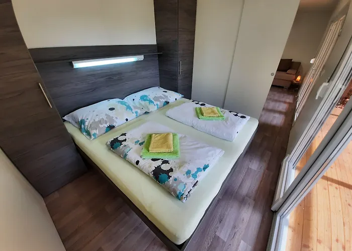 And Zonir With Sauna דירה *